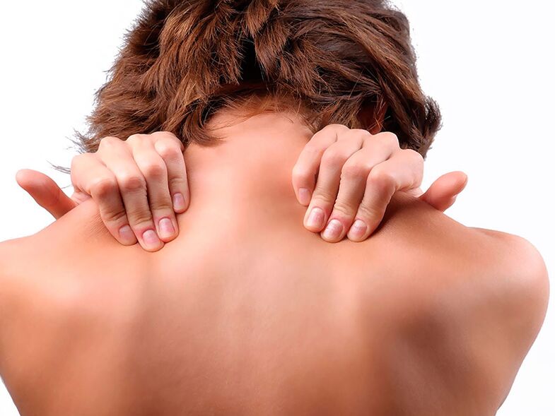 Coa osteocondrose da columna cervical, os músculos do pescozo están tensos